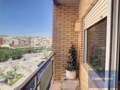 Venta Piso Alicante - Alacant. Piso de tres habitaciones en Carrer Bono Guarner 46. A reformar sexta planta con terraza