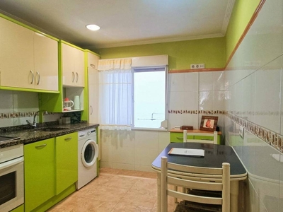 Venta Piso Gijón. Piso de tres habitaciones en Menendez Pelayo. Cuarta planta