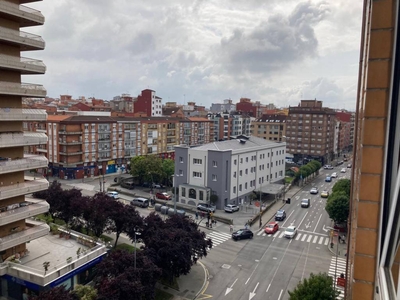 Venta Piso Gijón. Piso de tres habitaciones en Pablo Iglesias 61. Sexta planta con terraza