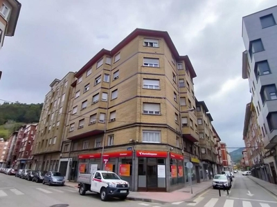 Venta Piso Mieres (Asturias). Piso de tres habitaciones en Calle doce de octubre 44. A reformar cuarta planta