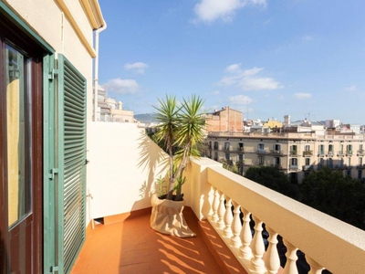 Alquiler Piso Barcelona. Piso de una habitación Sexta planta con terraza
