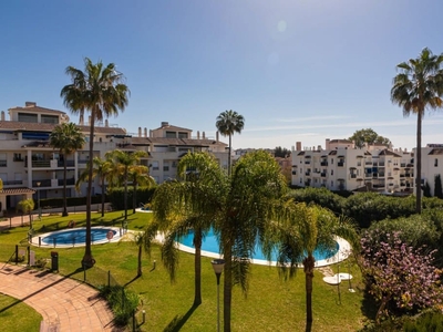 Apartamento en venta en Puerto Banus, Marbella, Málaga