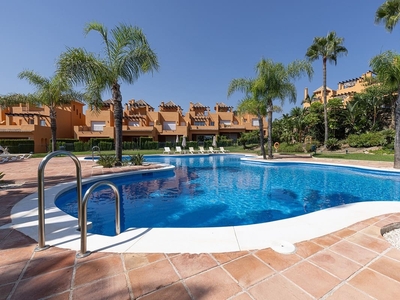 Casa en venta en El Paraiso, Estepona, Málaga