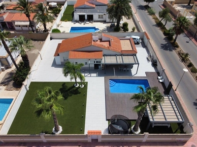 Chalet en venta en Centro, Torrevieja, Alicante