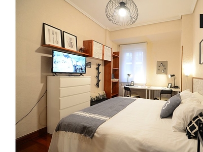 Se alquila habitación en piso de 2 habitaciones en Bilbao, Bilbao