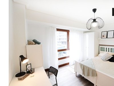 Se alquila habitación en piso de 4 habitaciones en Bilbao, Bilbao