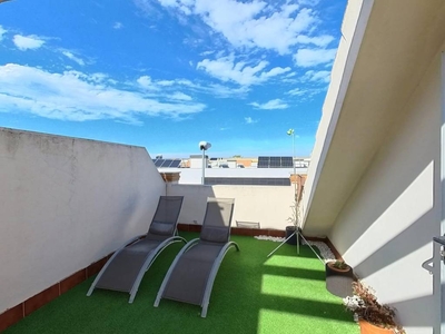 Venta Casa adosada Dos Hermanas. Con terraza 201 m²