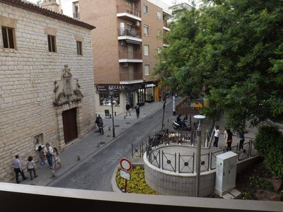 Venta Piso Jaén. Piso de cuatro habitaciones Buen estado primera planta plaza de aparcamiento