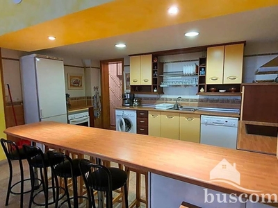 Venta Piso Salobreña. Piso de tres habitaciones en Calle Chico de la Guardia. Buen estado