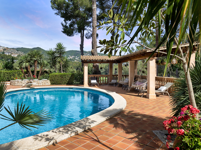 Villa con vistas al golf y bonito jardín en Son Vida, Palma de Mallorca
