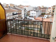 Piso con 4 habitaciones con ascensor y calefacción en Girona