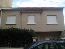 Venta Casa unifamiliar en Calle CALLE DEL PARQUE Vilanova de Arousa. Buen estado 140 m²