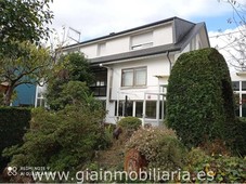 Venta Casa unifamiliar en Calle Freixa Ponteareas. Buen estado con terraza 300 m²
