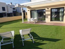 Venta Casa unifamiliar Los Alcázares. Nueva con terraza 171 m²