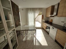 Casa adosada con 4 habitaciones con calefacción y aire acondicionado en Premià de Mar