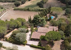 Casa con 6 habitaciones con piscina, aire acondicionado y vistas a la montaña en Cruïlles, Monells i Sant Sadurní de l´Heura