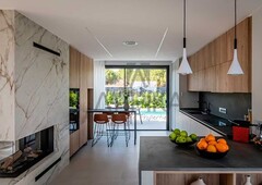 Casa espectacular vivienda unifamiliar de obra nueva con piscina en Montgat
