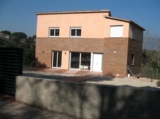 Chalet con 3 habitaciones amueblado con parking, piscina, calefacción y aire acondicionado en Sant Pere de Vilamajor