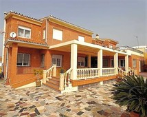 Venta Chalet Vélez-Málaga. Con terraza 200 m²