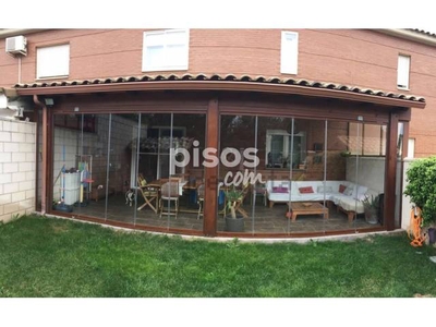Casa adosada en venta en Calle de Ramiro II en Pinseque por 189.000 €