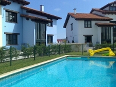 Alquiler de piso con piscina en Colombres (Ribadedeva), Urbanizacion La Castañera
