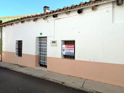 Chalet adosado en venta, Valdestillas, Valladolid
