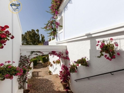 Apartamento en venta en Nueva Andalucia, Marbella, Málaga