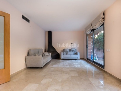 Casa pareada con 4 habitaciones con parking, piscina, calefacción, aire acondicionado y jardín en Sant Cugat del Vallès