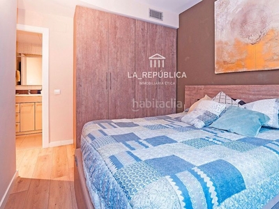Piso planta baja de 81 m² con terraza de 50 m², 3 habitaciones, 2 baños, cocina, aire acondicionado y calefacción por conductos, plaza de parking y trastero en la misma finca. en Mataró