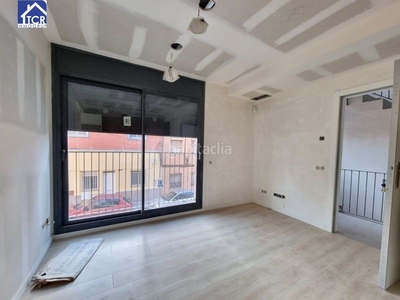 Piso tcr inmogrup comercializa fantástico piso de obra nueva con terraza y trastero en Sabadell