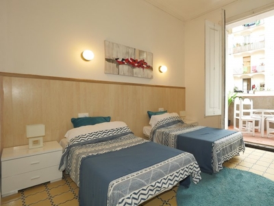 Apartamento de 2 dormitorios con en alquiler en El Raval, Barcelona.