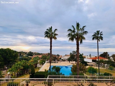 Apartamento de 2 dormitorios vistas al mar y piscina en Calarreona