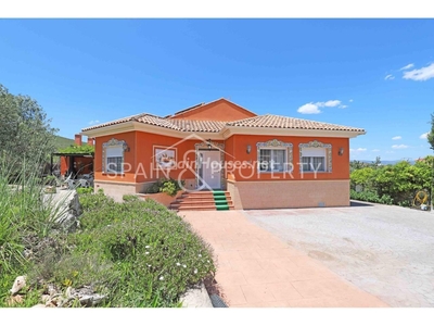 Chalet independiente en venta en Turís