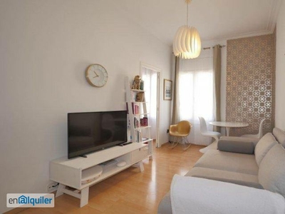 Elegante apartamento de 2 dormitorios con aire acondicionado en alquiler cerca de Metro en Sants