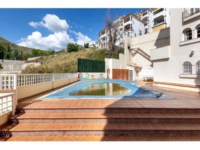 Venta de apartamento con piscina comunitaria en Cenes de la Vega (Granada)