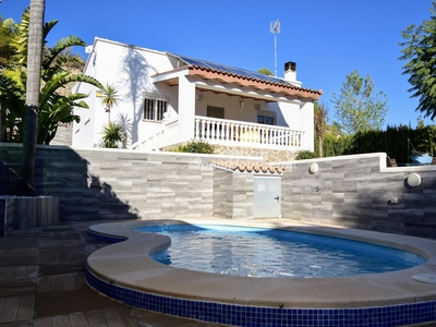 Villa en venta en Pedralba