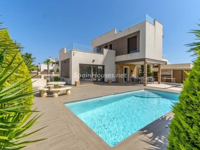 Villa en venta en Torreblanca, Torrevieja