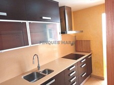 Ático con 3 habitaciones con calefacción y aire acondicionado en Sant Boi de Llobregat