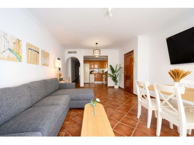 Alquiler de gran apartamento de 3 dormitorios para larga temporada en Fuengirola