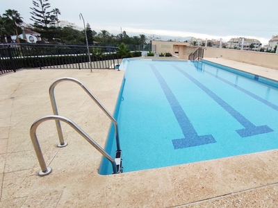 Alquiler de piso con piscina y terraza en Playamar - Benyamina - Los Alamos (Torremolinos)