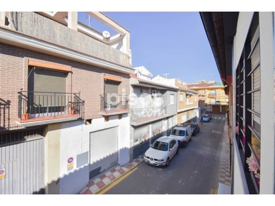 Casa adosada en venta en Calle de Castellón en Zona Avenida de los Ogíjares por 93.000 €