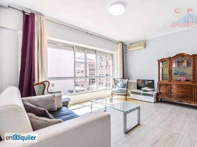 Magnífico y luminoso apartamento amueblado, de 54 m2 y 1 dormitorio, próximo al metro Plaza España
