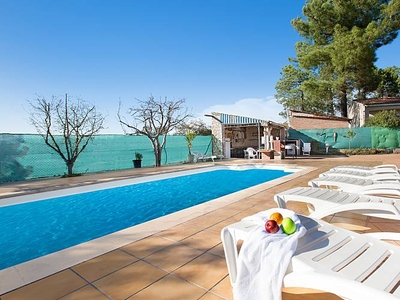 Casa con piscina y terraza cerca de la playa