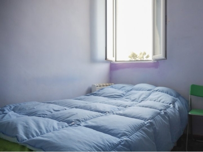 Práctica habitación en alquiler en apartamento de 3 dormitorios, Villaverde