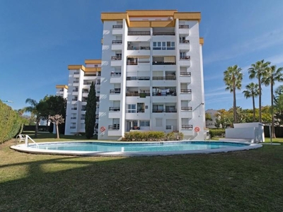 Apartamento en venta en Las Brisas, Marbella