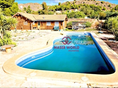 Casa de campo en venta con piscina en La Charca Totana.