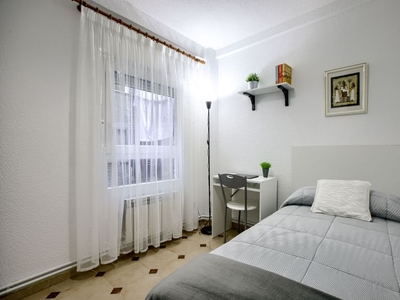 Habitaciones en C/ Isla Graciosa, Madrid Capital por 425€ al mes
