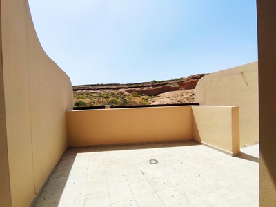 Venta de casa con piscina en El Medano (Granadilla de Abona)