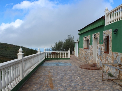 Venta de casa con terraza en Santa María de Guía, Monte pavón
