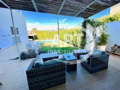 Chalet en venta en San Antonio de Benagéber, Valencia